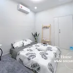 Room In Jalan Rusa Walk To Ksl Jchome By Mwm